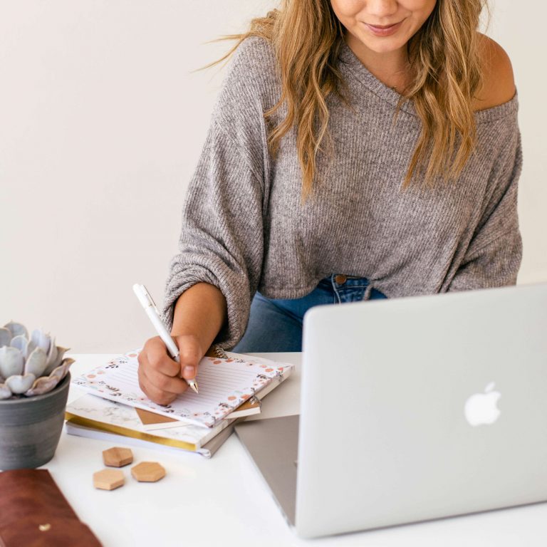 21 Virtual Assistant Website Examples to Inspire You | Byte Bodega